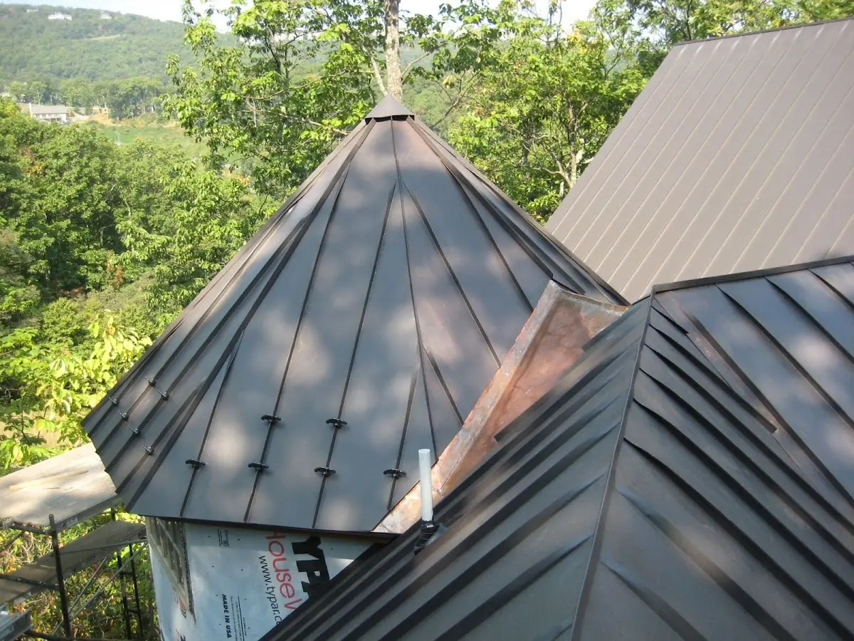 Professional Roof Tarp Installation by Craftsman Roofing in Jerome Junction